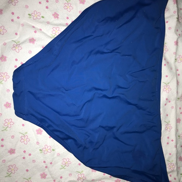 Bikini - Picture 2 of 7